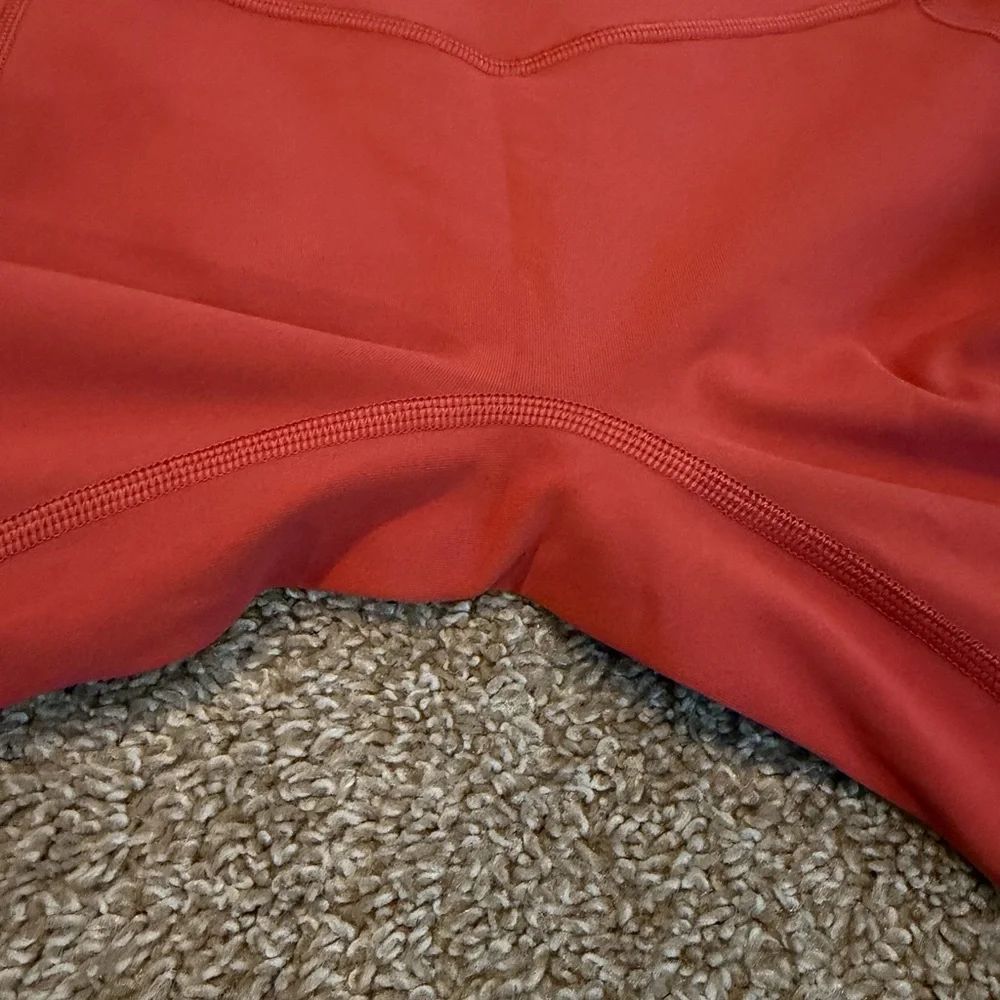 Lululemon women’s 6 Red crop Leggings all the right places Persian red - Picture 4 of 11